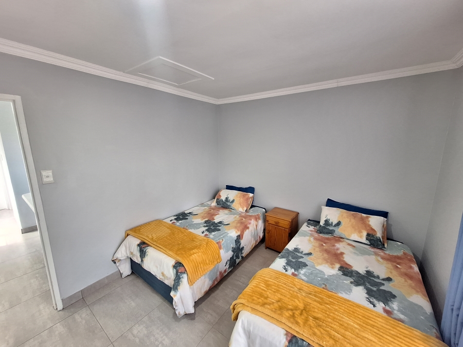 4 Bedroom Property for Sale in Wavecrest Eastern Cape